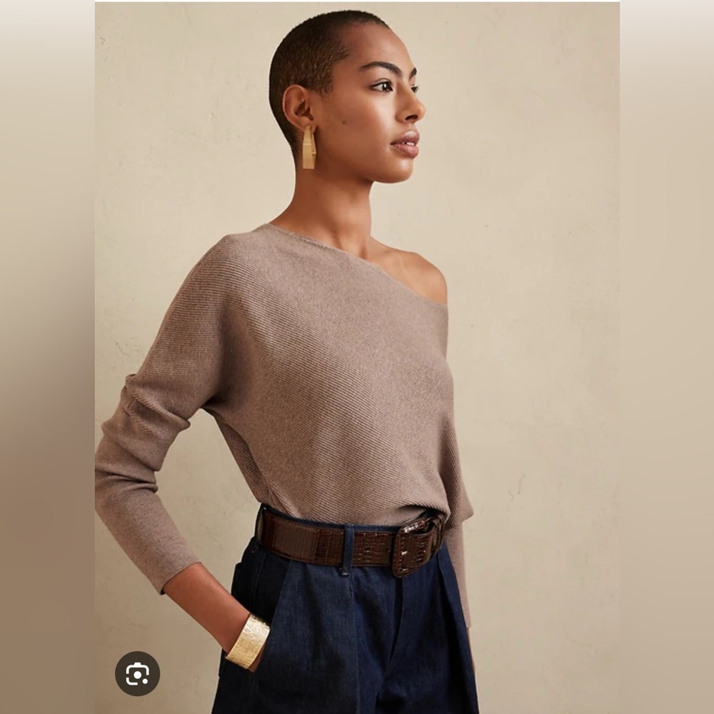 BR Ribbed Off-Shoulder Sweater